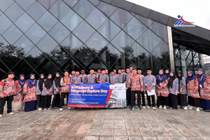 SMA Pesantren Cendekia Amanah Gelar Visit Library dan Language Explore Day di UIII